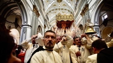 La lluvia trunca la ilusión de los devotos: primeras procesiones suspendidas por la lluvia