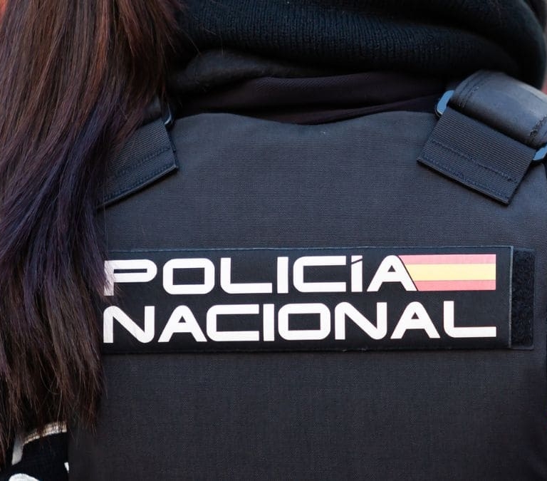 Detienen a un hombre por llevarse a su hija de dos años y reclamar a la madre 2.000 euros para devolverla