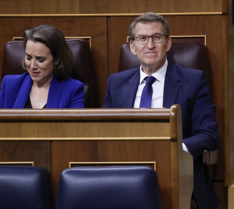 El PP estudia tantear a Junts y ERC para investigar en el Congreso a la mujer de Sánchez