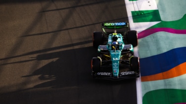 Alonso sueña en Arabia Saudí tras liderar los libres