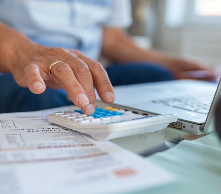 ¿Qué son los gastos deducibles? Todo lo que te puedes deducir en la Renta 2023