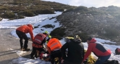 Así ha sido el rescate de un montañero herido en la Bola del Mundo