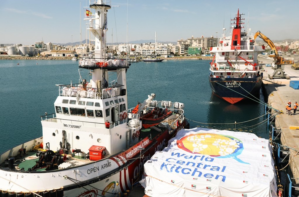 La misión de Open Arms y el chef José Andrés zarpa hacia Gaza con 200 toneladas de comida