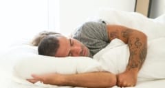 Los españoles prefieren la postura lateral para dormir