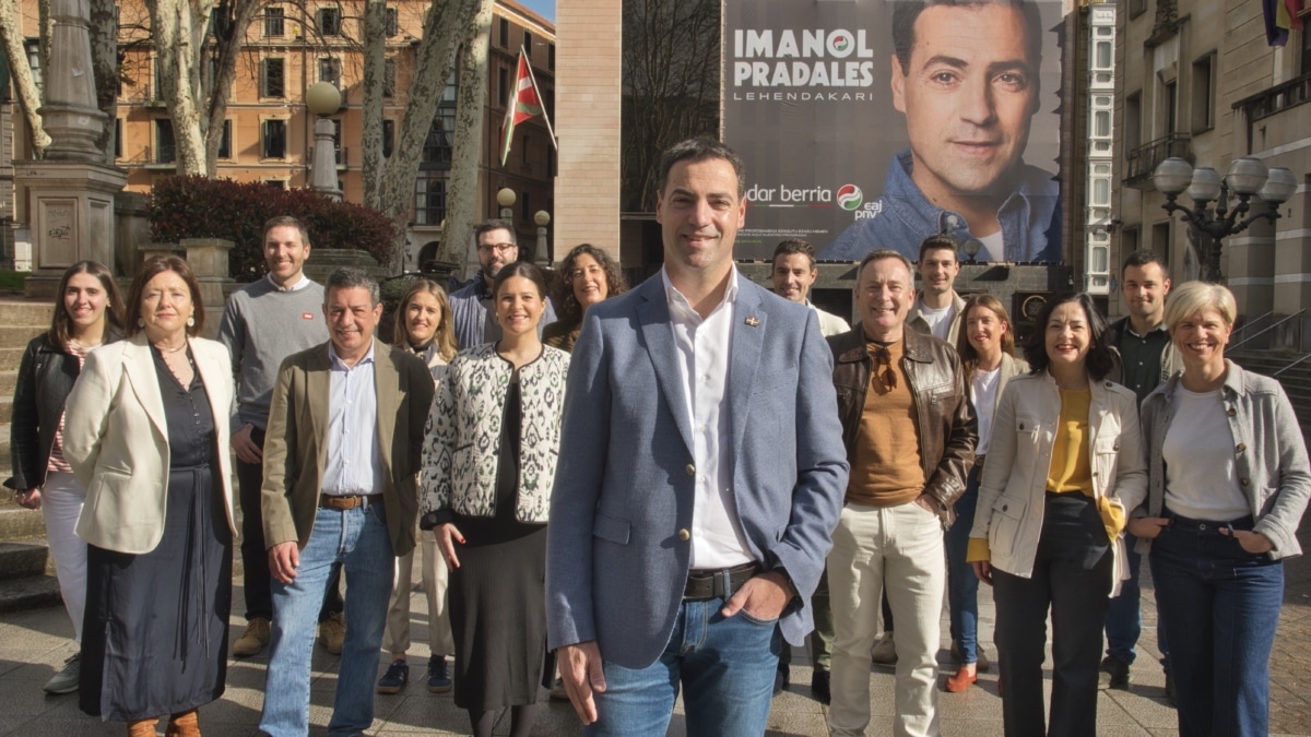 El candidato del PNV reprocha a Otegi su pasado en ETA , "una organización que puso la diana a la Ertzaintza"