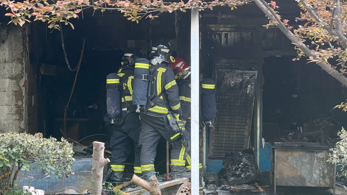 La explosión de un local en La Elipa deja dos heridos con quemaduras leves