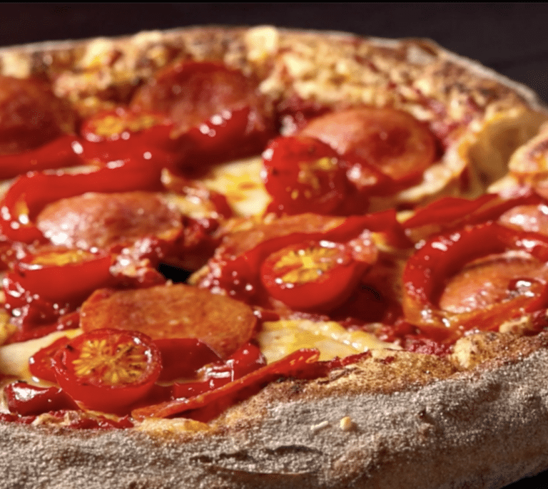Telepizza lanza una nueva gama de pizzas premium con 'Maestras de Telepizza'