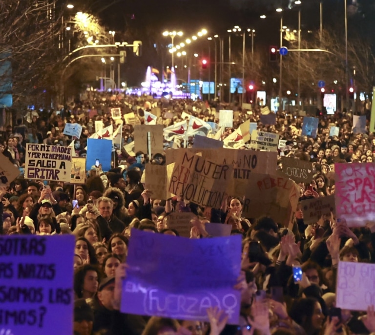 Casi 40 marchas recorren toda España por el 8M con el feminismo dividido en varias ciudades