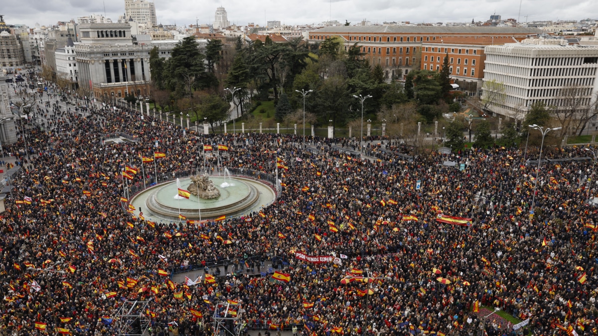 Miles de personas se concentran contra le ley de Amnistía el 9 de marzo en la plaza de Cibeles