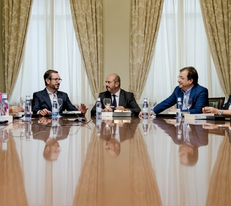 El PSOE rechaza en la Mesa del Senado admitir a trámite la ley de Amnistía de Sánchez