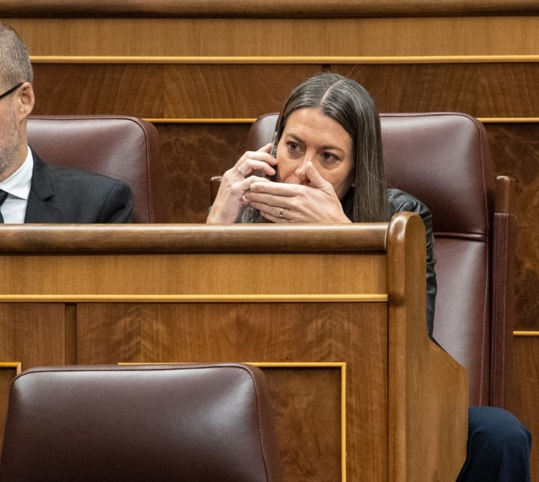 El impuesto a las energéticas divide a Junts, que debate tumbar la medida