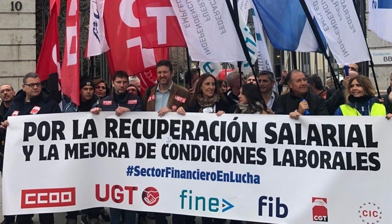 Los sindicatos de la banca siguen sus movilizaciones tras el acuerdo salarial con las antiguas cajas