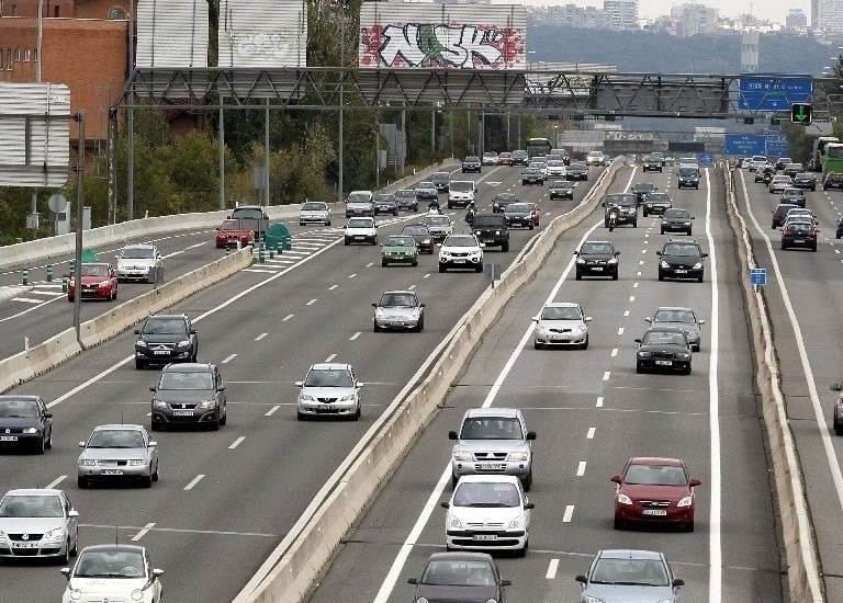 La II fase de la Operación Salida arranca con 15 vías afectadas por la borrasca 'Nelson' y retenciones en Madrid