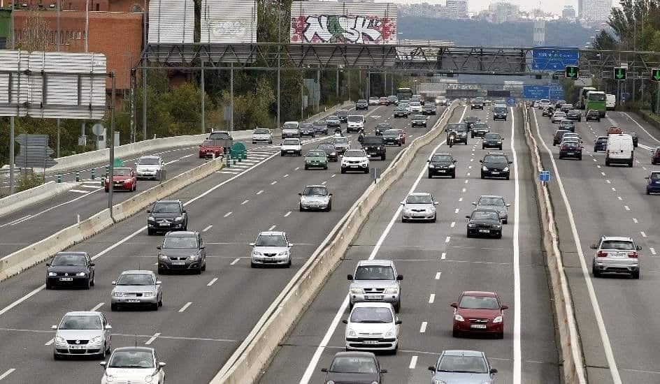 Tráfico en una carretera de Madrid