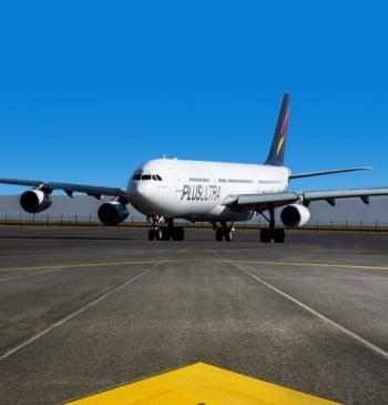 La Policía Nacional se persona en la sede de Plus Ultra