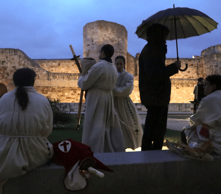 La lluvia, protagonista de la Semana Santa: el Cristo de la Luz se queda en capilla
