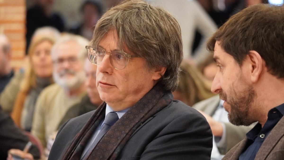 Carles Puigdemont y Toni Comin durante la reunión del Consejo de la República