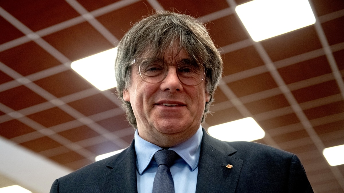 Puigdemont se plantea volver a España antes de las elecciones catalanas y ser detenido