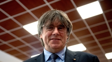 Puigdemont se plantea volver a España antes de las elecciones catalanas y ser detenido