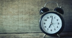 Qué dice el BOE sobre el cambio de hora de marzo 2024: cuándo será la última vez 