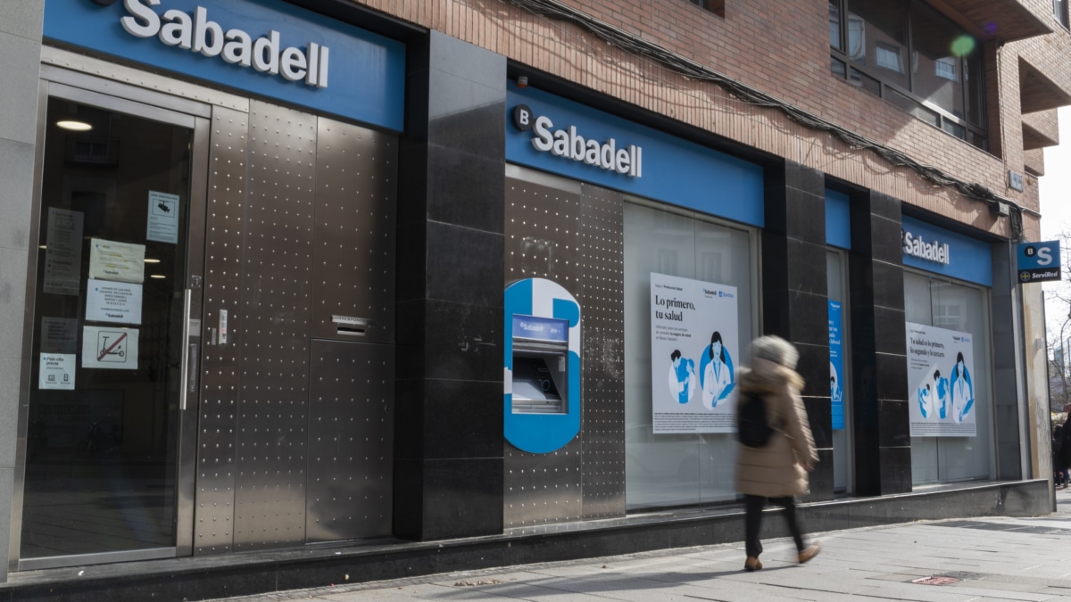 Banco Sabadell gana 308 millones en el primer trimestre, un 50% más, a pesar de los 192 millones del impuesto extraordinario