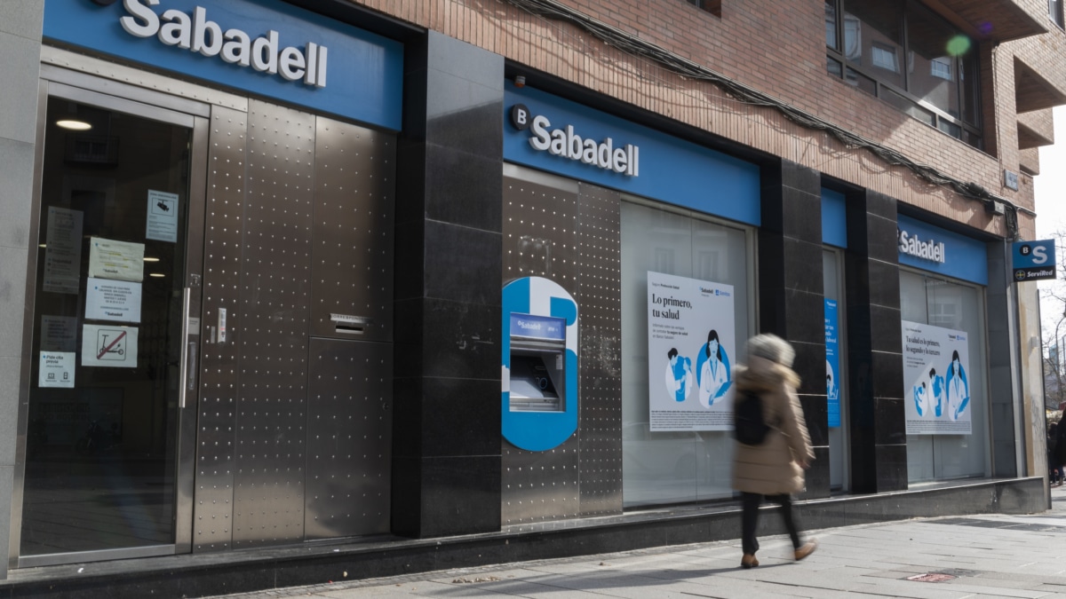 Banco Sabadell lanza una cuenta online para autónomos con una remuneración del 2%