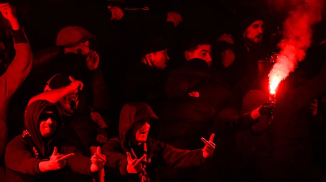730 ultras del PSG desperdigados por San Sebastián acorralan a los bares de Anoeta