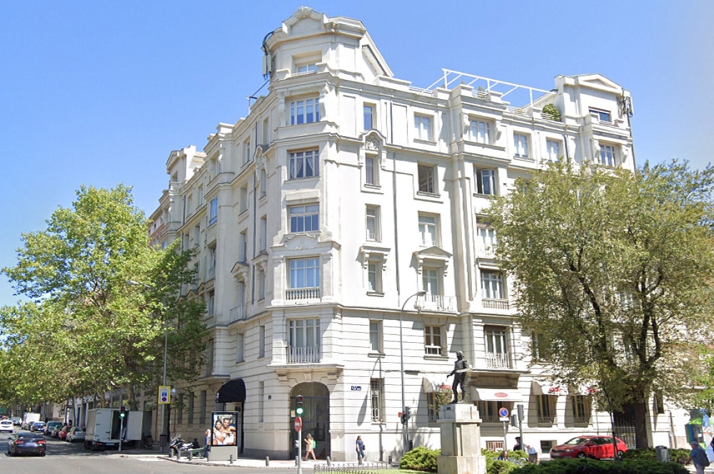 Edificio de oficinas ubicado en la madrileña calle de Velázquez, número 94.