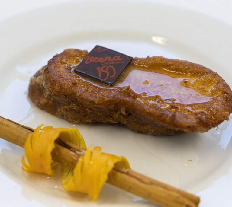 Así se cocinan 40.000 torrijas artesanales por Semana Santa