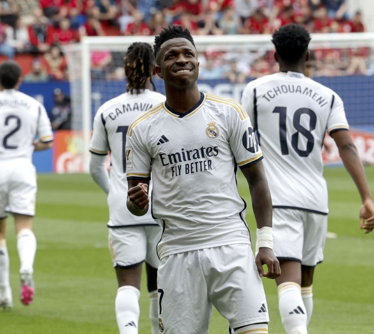 Vinícius lidera el triunfo del Real Madrid contra el Osasuna (2-4)