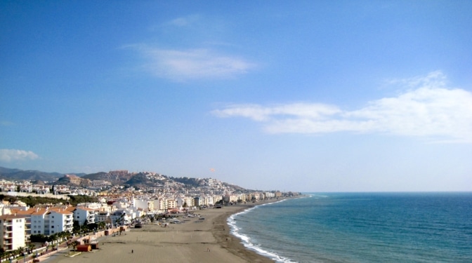 Hallan el cadáver de una mujer de 62 años desaparecida en el mar en Málaga