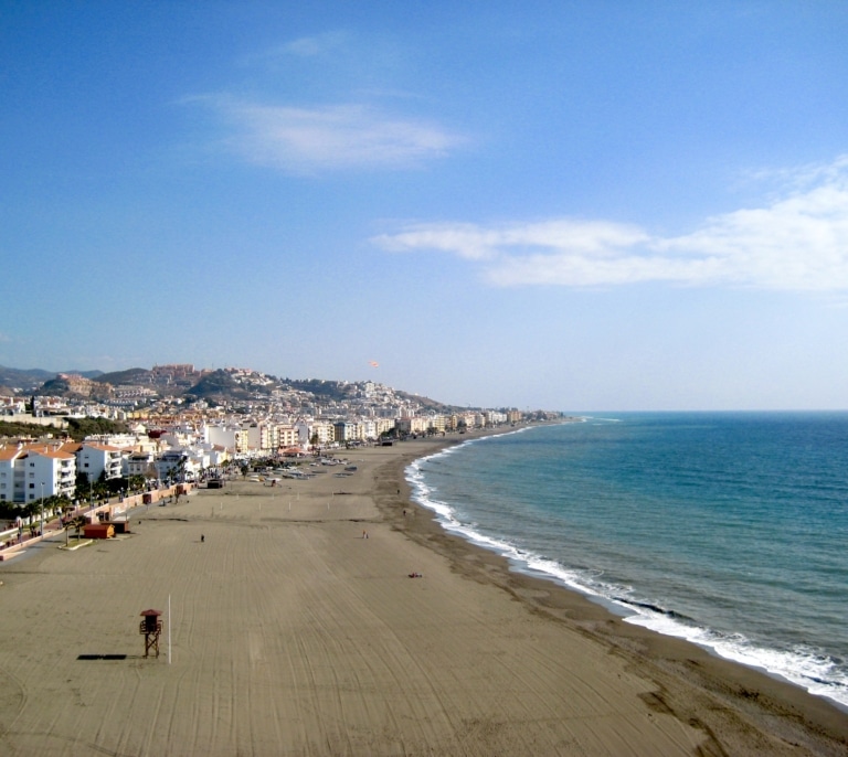 Hallan el cadáver de una mujer de 62 años desaparecida en el mar en Málaga