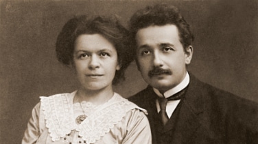 Ropa limpia, comida hecha y nada de sexo: las condiciones de Albert Einstein para no separarse de su mujer