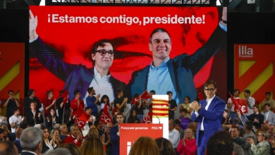 Sánchez roba el plano a los candidatos del 12M en el arranque de la campaña catalana