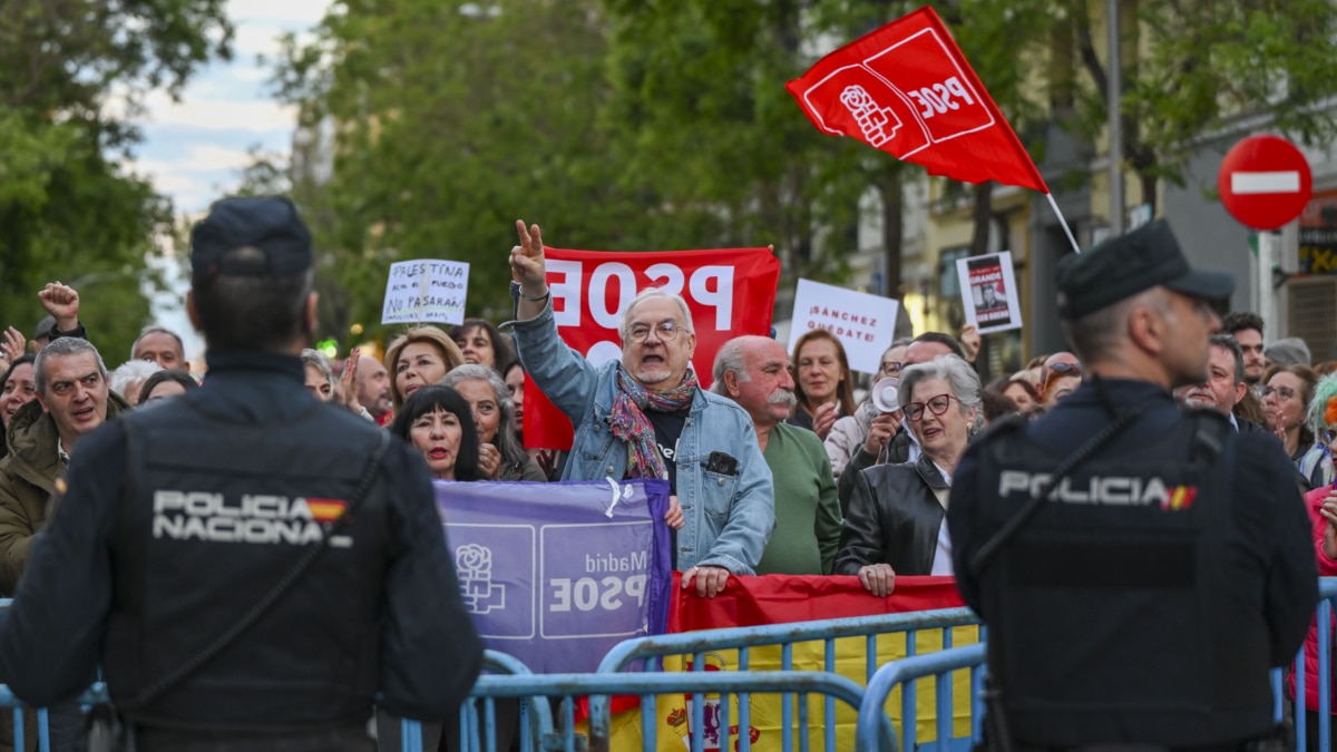 Un psoe unido celebra un histórico comité entre el pesimismo y la esperanza de que las bases convenzan a sánchez