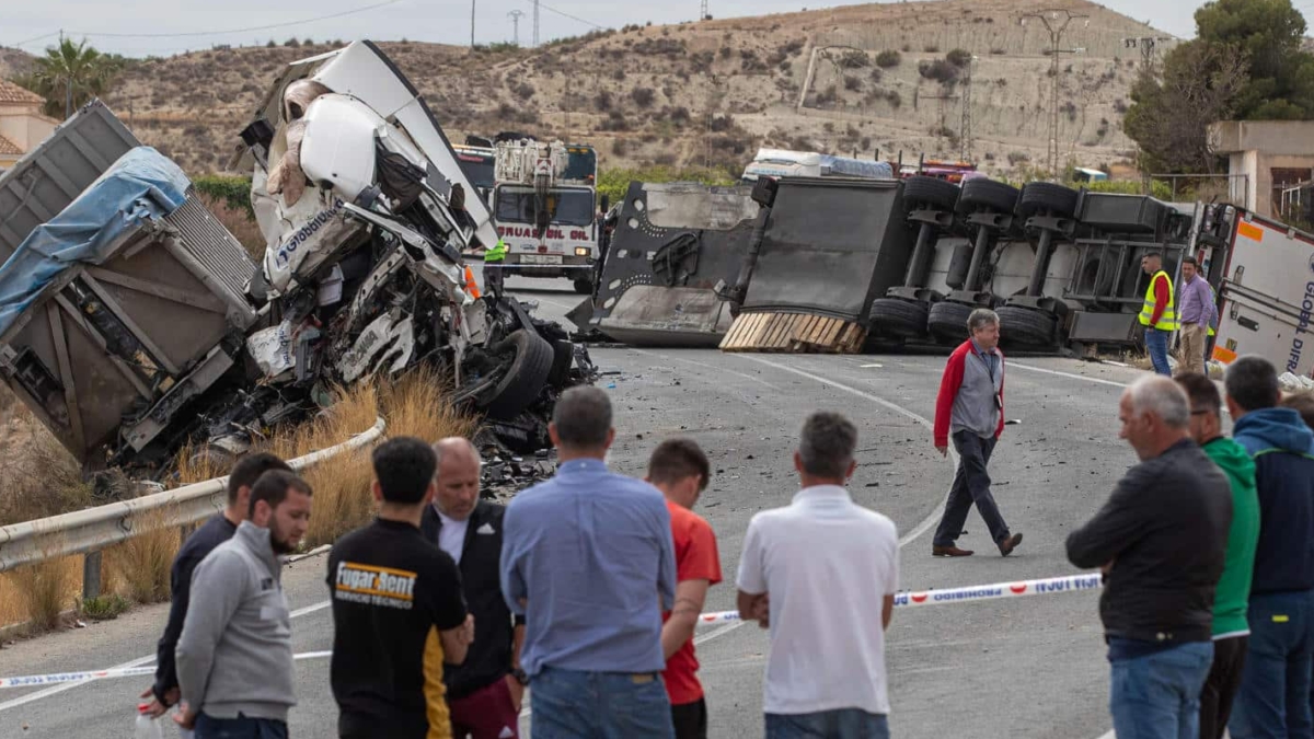 Los dos camiones accidentados en Fortuna (Murcia).