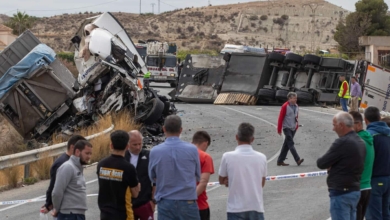 Mueren dos camioneros tras un choque frontal de sus tráileres en Murcia