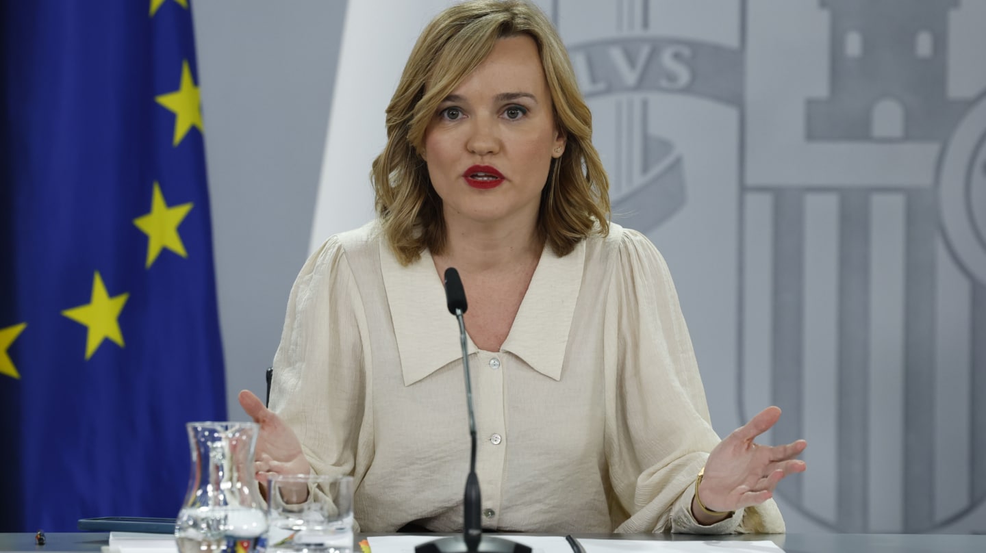 MADRID, 16/04/2024.- La ministra de Educación, Formación Profesional y Deportes y portavoz del Gobierno, Pilar Alegría, ofrece una rueda de prensa tras la reunión semanal del Consejo de Ministros en el Palacio de la Moncloa, este martes. EFE/ J.J. Guillén