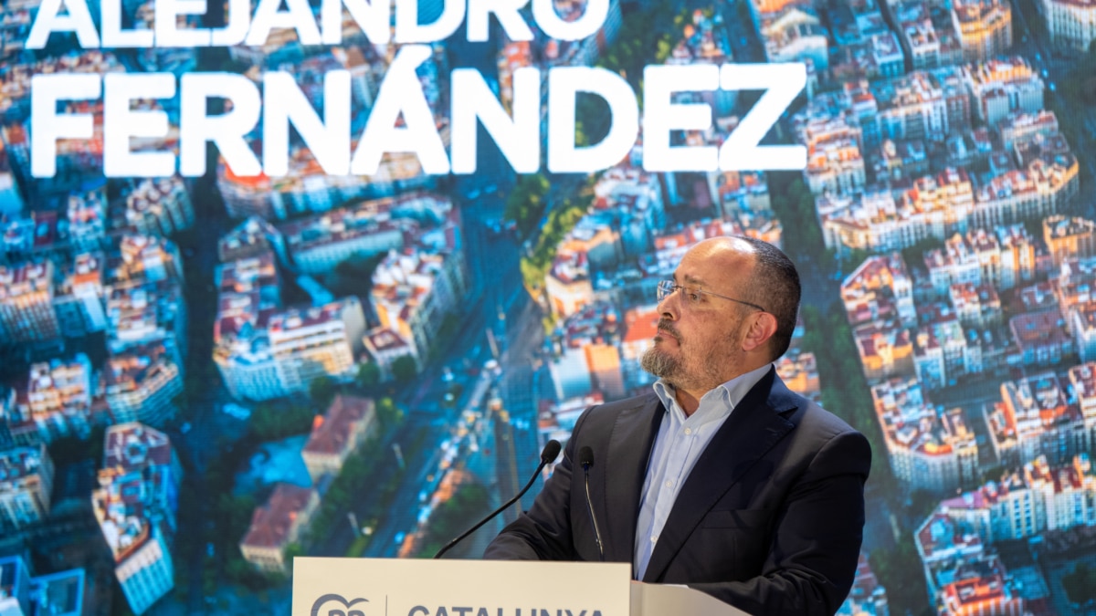 Alejandro Fernández se blindó con otras baronías, como Ayuso, para ser candidato
