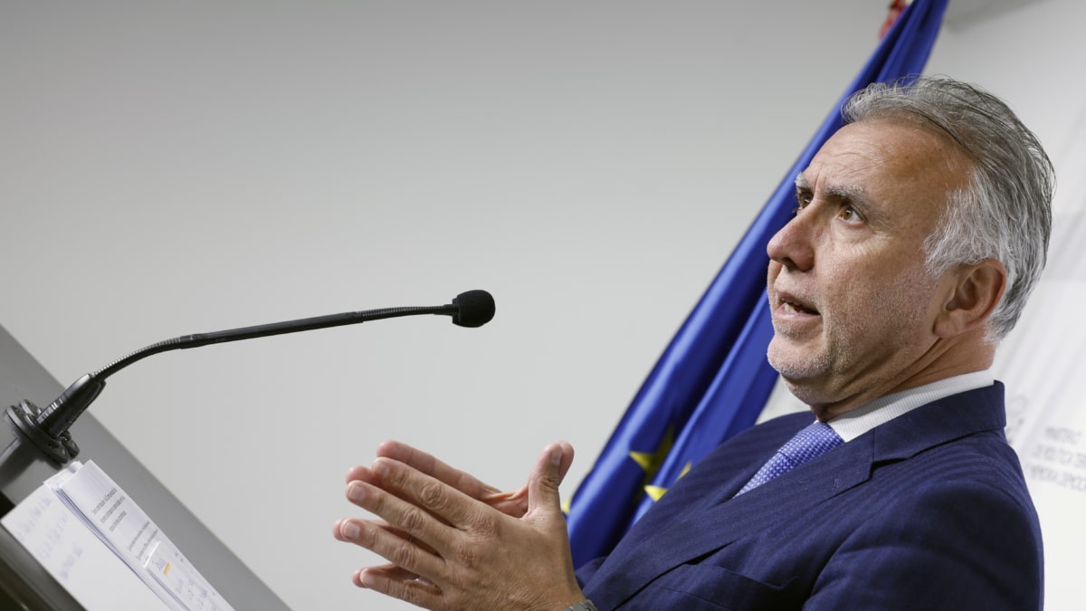 El ministro de Política Territorial y Memoria Democrática, Ángel Víctor Torres, en una rueda de prensa, este lunes