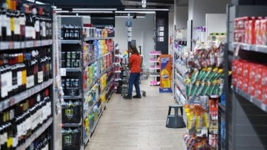 Cervezas, refrescos y aguas: el último nicho que resiste al auge de la marca blanca en los supermercados