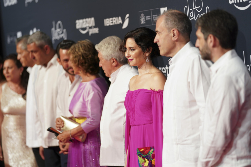 Isabel Díaz Ayuso posa en la alfombra roja de los premios Platino.