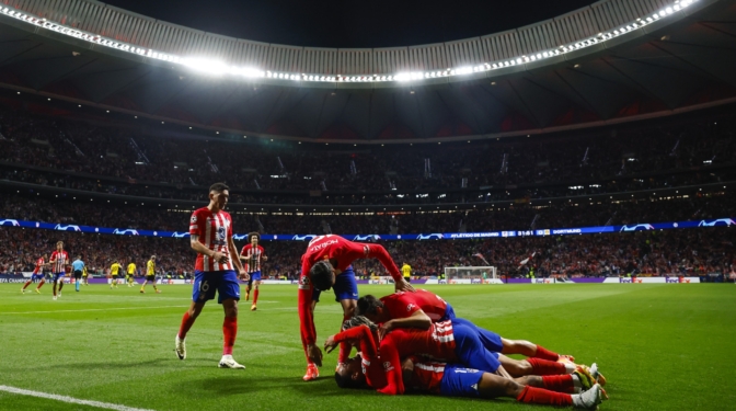 El Atlético tiene tiempo para ganar, dejar vivo al Dortmund, y sufrir