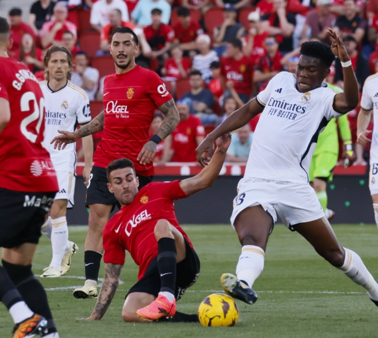 El Real Madrid salva la visita al dentista en Mallorca con un misil de Tchouaméni