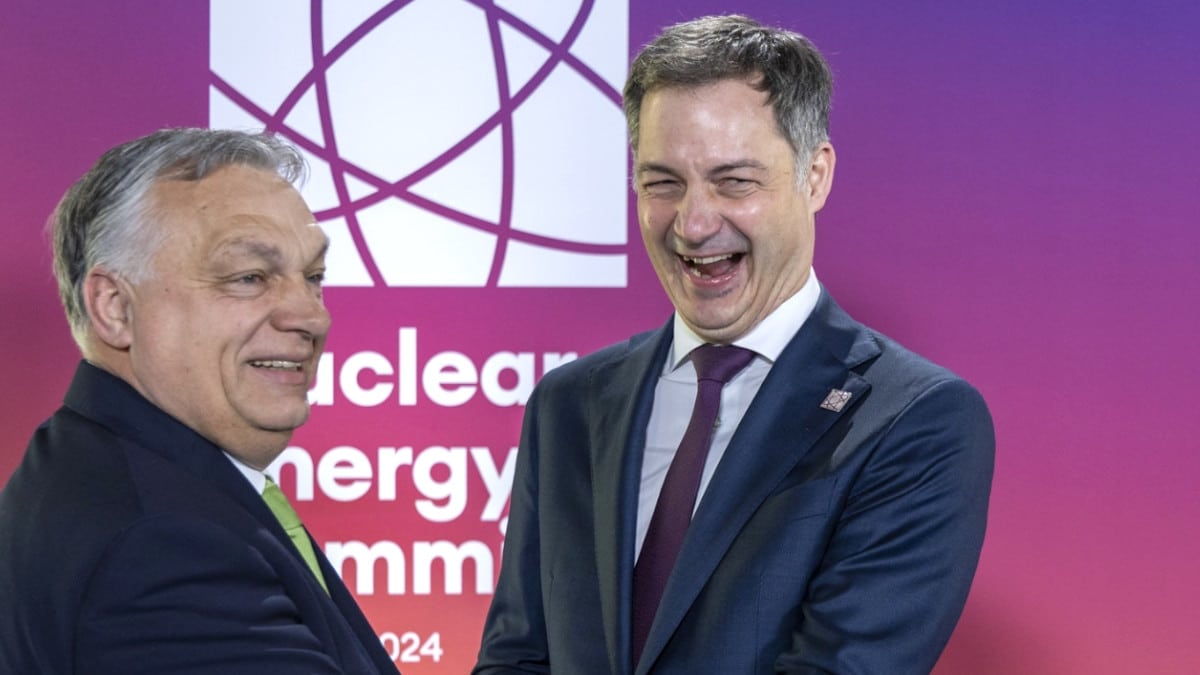 Los primeros ministros de Hungría y Bélgica, Viktor Orban y Alexander De Croo, durante la primera cumbre de la energía nuclear, el pasado 21 de marzo en Bruselas.
