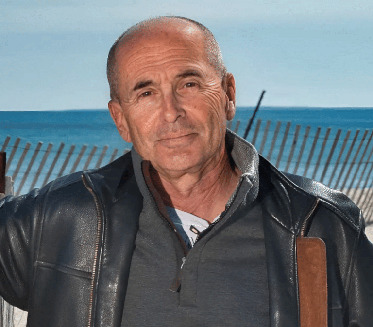 Don Winslow, el escritor superventas que ha dejado la literatura para combatir a Trump