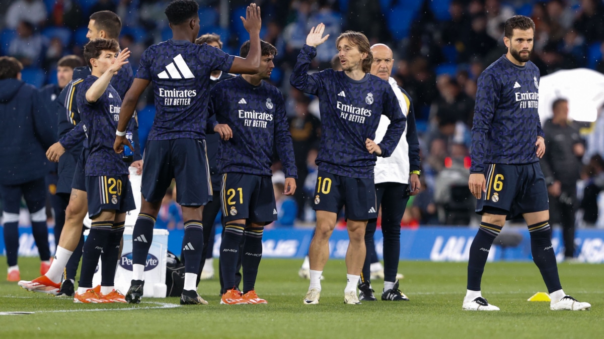 El Real Madrid cumple en Anoeta y acaricia el alirón