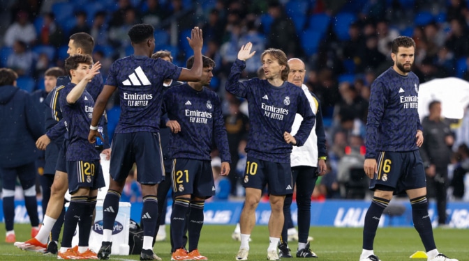 El Real Madrid cumple en Anoeta y acaricia el alirón