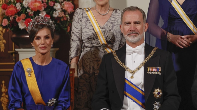 Los reyes Felipe y Letizia en el posado de la cena de Estado en Holanda.