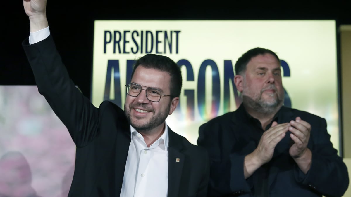 El presidente de la Generalitat y candidato a la reeleción, Pere Aragonés, acompañado por Oriol Junqueras